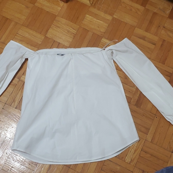 ☀️Theory off the shoulder cotton poplin top- NWT - Picture 9 of 11